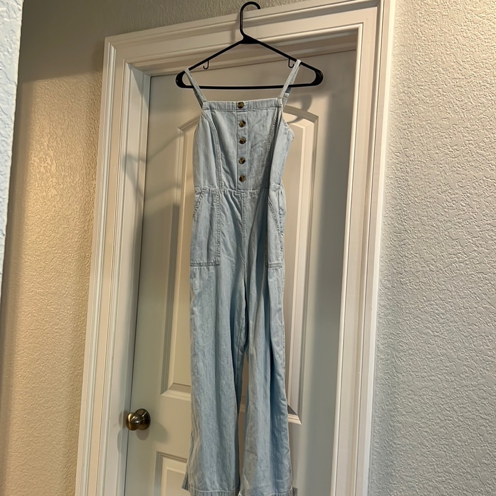 Cute chambray jumpsuit from Old Navy! XS